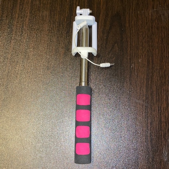 Gently Used Black & Pink Telescoping Selfie Stick - Picture 1 of 10